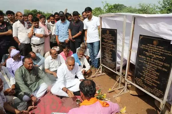 ग्रामीणों को सुगम आवागमन की सुविधा उपलब्ध होगी : वन मंत्री रावत