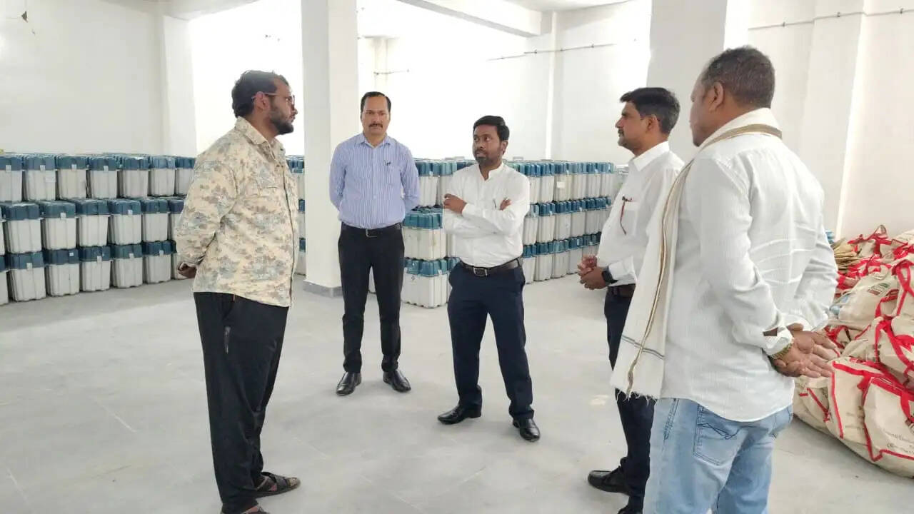 एमसीबी : ईवीएम-वीवीपैट का त्रैमासिक निरीक्षण पूरा, राजनीतिक दलों की मौजूदगी में परखी गई पारदर्शिता