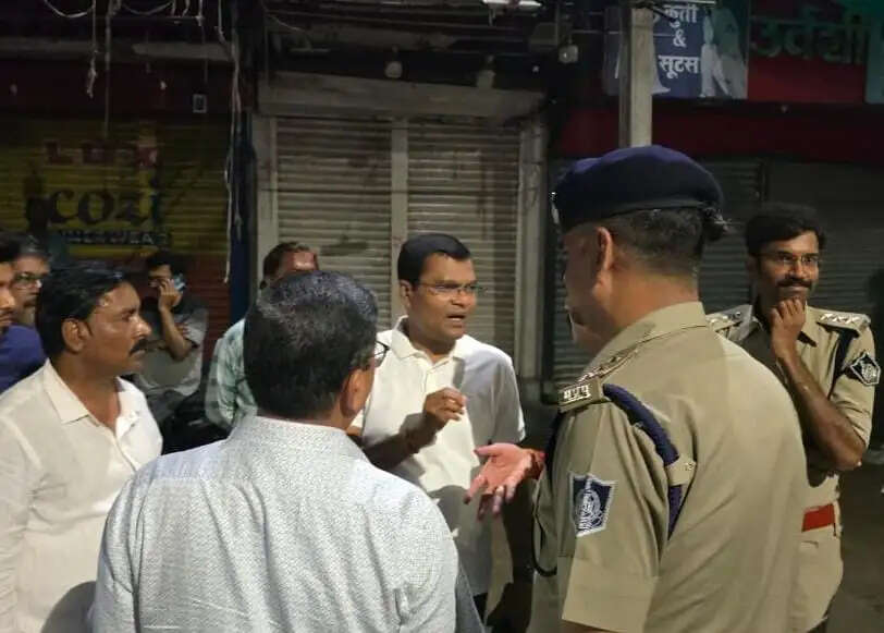 जबलपुर बड़ा फुहारा हादसा: जर्जर नहीं था मकान, पड़ोसी के मकान तोड़ने से गिरा हिस्सा, नगर निगम ने तेज किया सुरक्षा अभियान