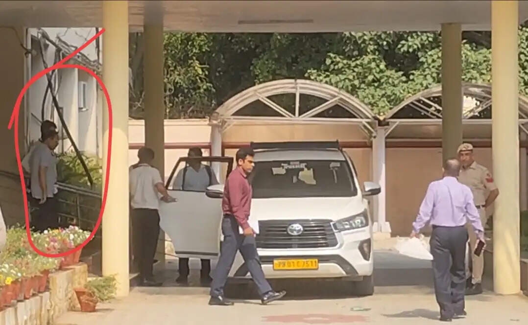 सीबीआई ने आईएएस अधिकारी को तीन दिन के रिमांड पर लिया