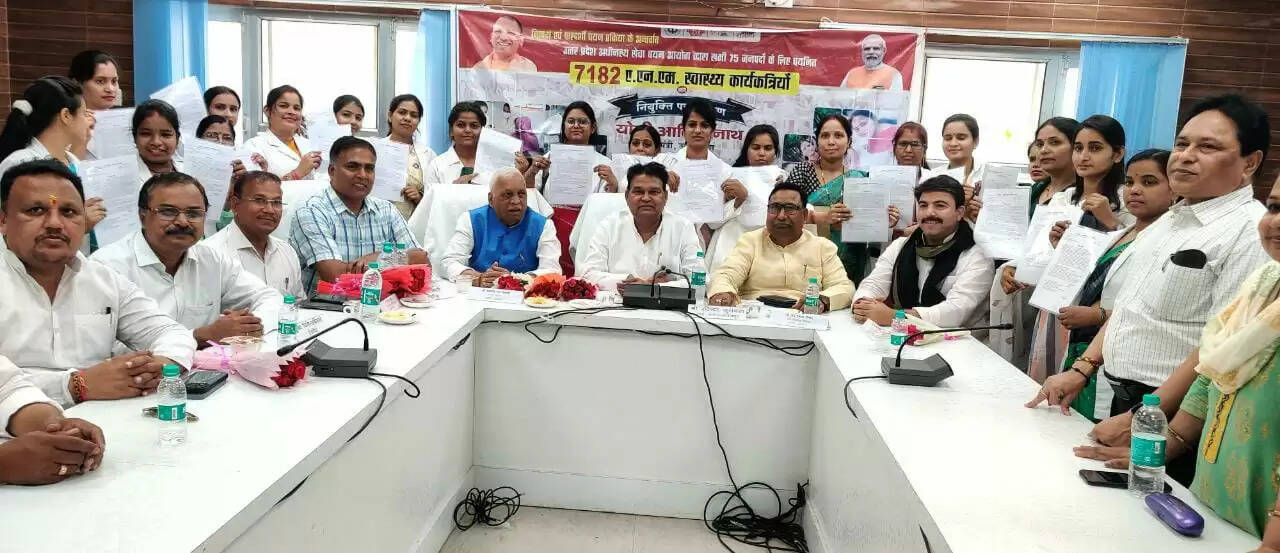 प्रधानमंत्री एवं मुख्यमंत्री के नेतृत्व में स्वास्थ्य सेवाओं का हो रहा विस्तार : डा. रमापति राम त्रिपाठी