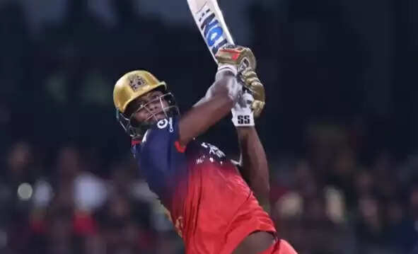 शेफर्ड और लिविंगस्टोन की आरसीबी में वापसी, प्लेऑफ से पहले टीम को मिला बूस्ट