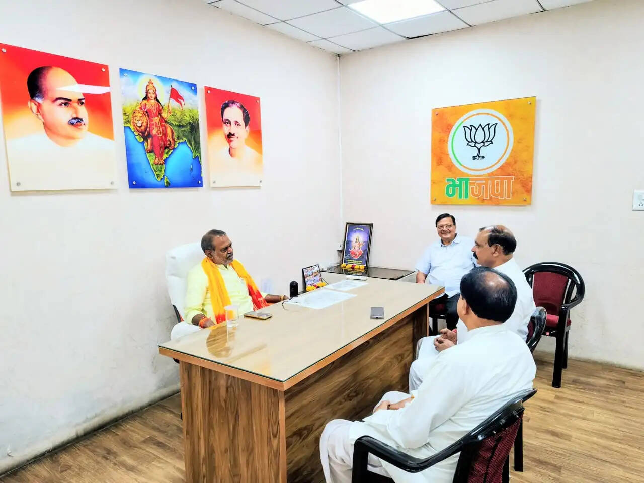 मंत्री नारायण सिंह कुशवाह ने भाजपा प्रदेश कार्यालय में कार्यकर्ताओं से किया संवाद,&nbsp;जनसमस्याओं का किया त्वरित समाधान