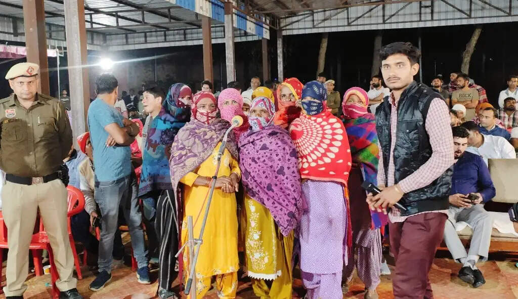 जींद : जिला प्रशासन का हुआ रात्रि ठहराव, एडीसी ने सुनी 67 शिकायतें