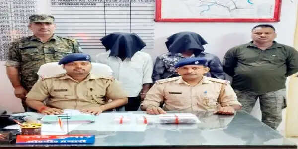 भुरकुंडा में ब्राउन शुगर के साथ 02 तस्कर गिरफ्तार, कार और नकदी जब्त