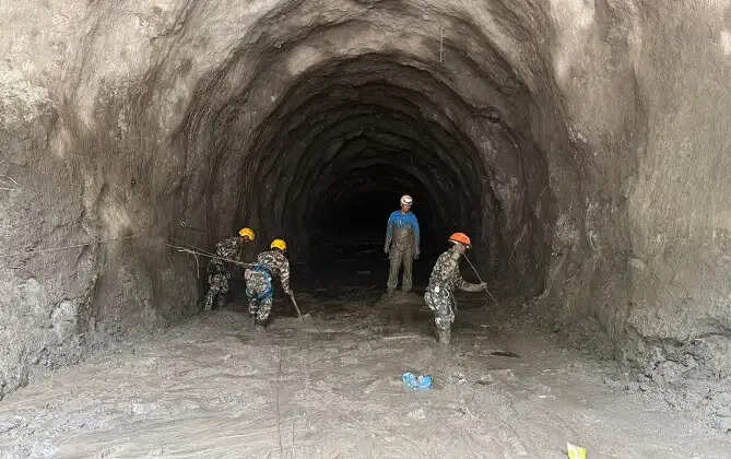 नेपाल में सुरंगों के भीतर पहुंची भारतीय रेस्क्यू टीम, 185 मीटर तक की जांच
