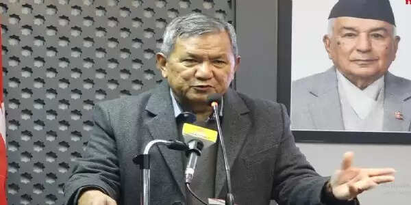 नेपाल की ओली सरकार ने पूर्व राजा ज्ञानेंद्र को अपने दायरे में रहने की दी नसीहत