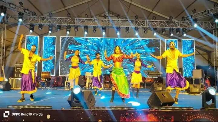 पचमढ़ी मेला उत्साह और उमंग से सराबोर, रंगारंग प्रस्तुतियों का लुत्फ उठा रहे दर्शक