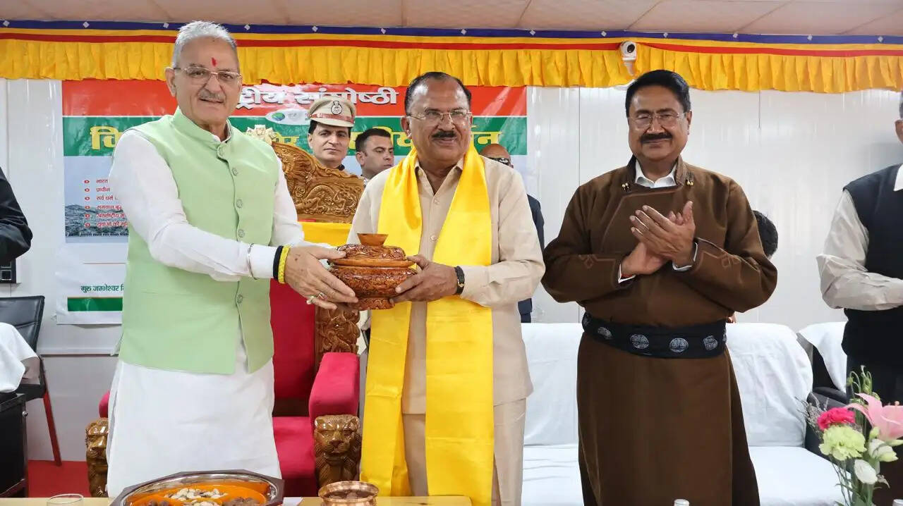 लद्दाख विश्वविद्यालय में&nbsp;राष्ट्रीय संगोष्ठी :&nbsp;स्पीकर&nbsp;देवनानी&nbsp;बोले - भारतीय जीवन दर्शन से ही विश्व में आ सकती है शांति