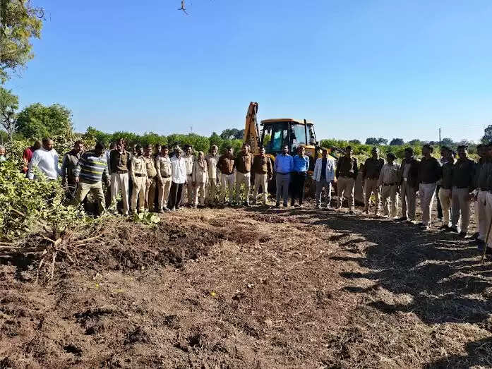 मंदसौर : लगभग 70 लाख रूपए की शासकीय भूमि अतिक्रमण मुक्त