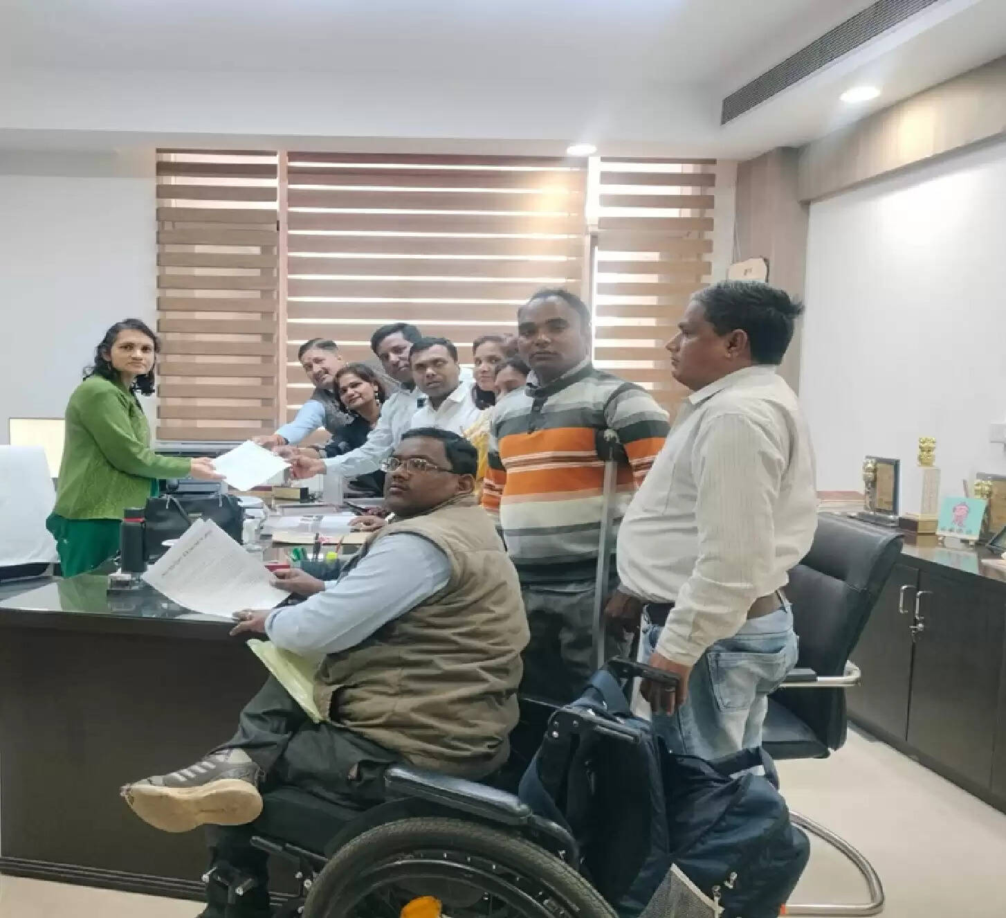 दिव्यांगजनों की समस्याओं और योजनाओं के प्रभावी क्रियान्वयन को लेकर प्रमुख सचिव से हुई महत्वपूर्ण बैठक