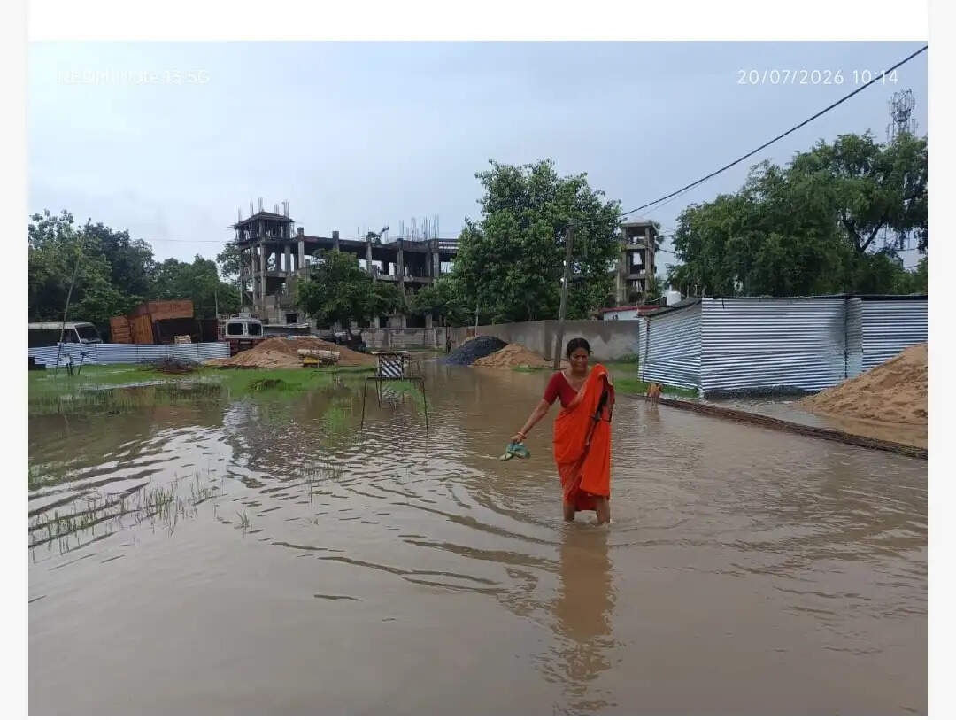 नालंदा में सड़कों पर जलजमाव से आवागमन प्रभावित