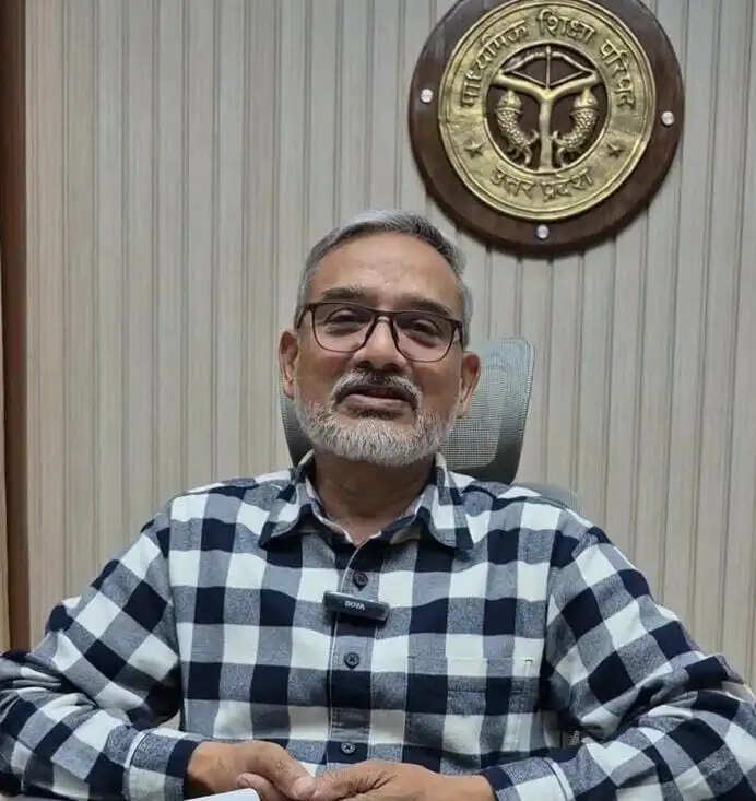 यूपी बोर्ड परीक्षा में गुरुवार को सत्ताइस हजार परीक्षार्थियों ने छोड़ी परीक्षा