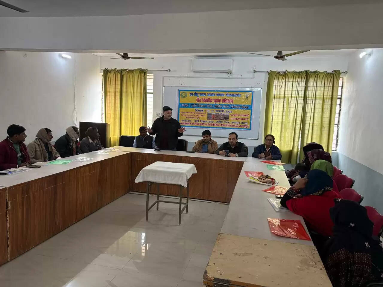 फसल अवशेष प्रबंधन से घटती है रासायनिक उर्वरकों पर निर्भरता : डॉ. खलील खान