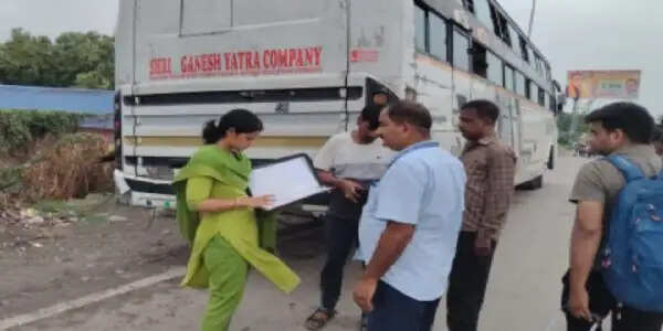 हरिद्वार में लक्ज़री बसों पर कसा शिकंजा, 15 का चालान, 2 सीज़, 4 की फिटनेस रद्द करने की सिफारिश