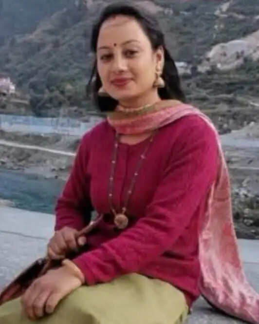 मंडी के सनोर में घास काटने गई महिला की फिसलने से मौत