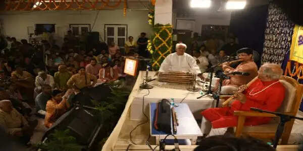 श्री संकट मोचन दरबार में 06 दिवसीय संगीत समारोह का भव्य शुभारंभ