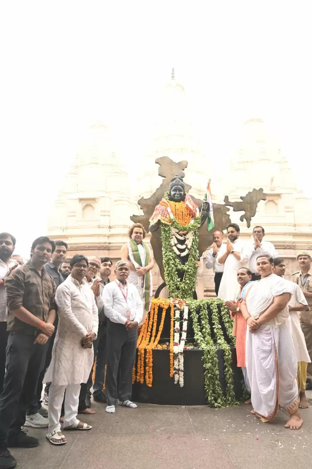 स्वतंत्रता दिवस पर बाबा विश्वनाथ का विशेष तिरंगा शृंगार