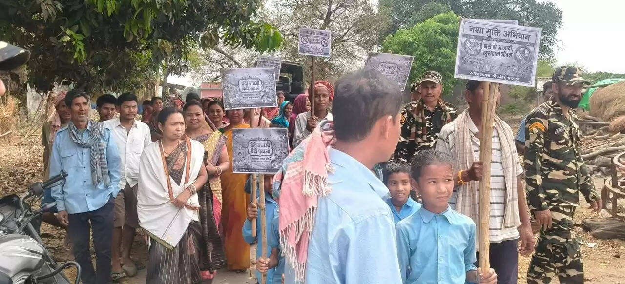 नेपाल सीमावर्ती क्षेत्रों में जीविका दिदियां चला रही जनजागरूकता अभियान