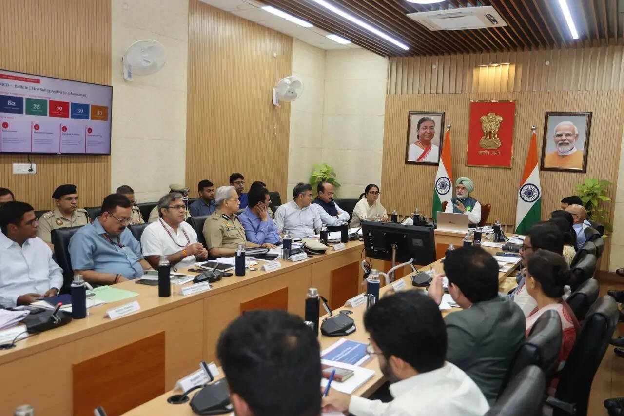 उपराज्यपाल और मुख्यमंत्री ने डीडीएमए के साथ की बैठक, मानसून की तैयारियों की समीक्षा