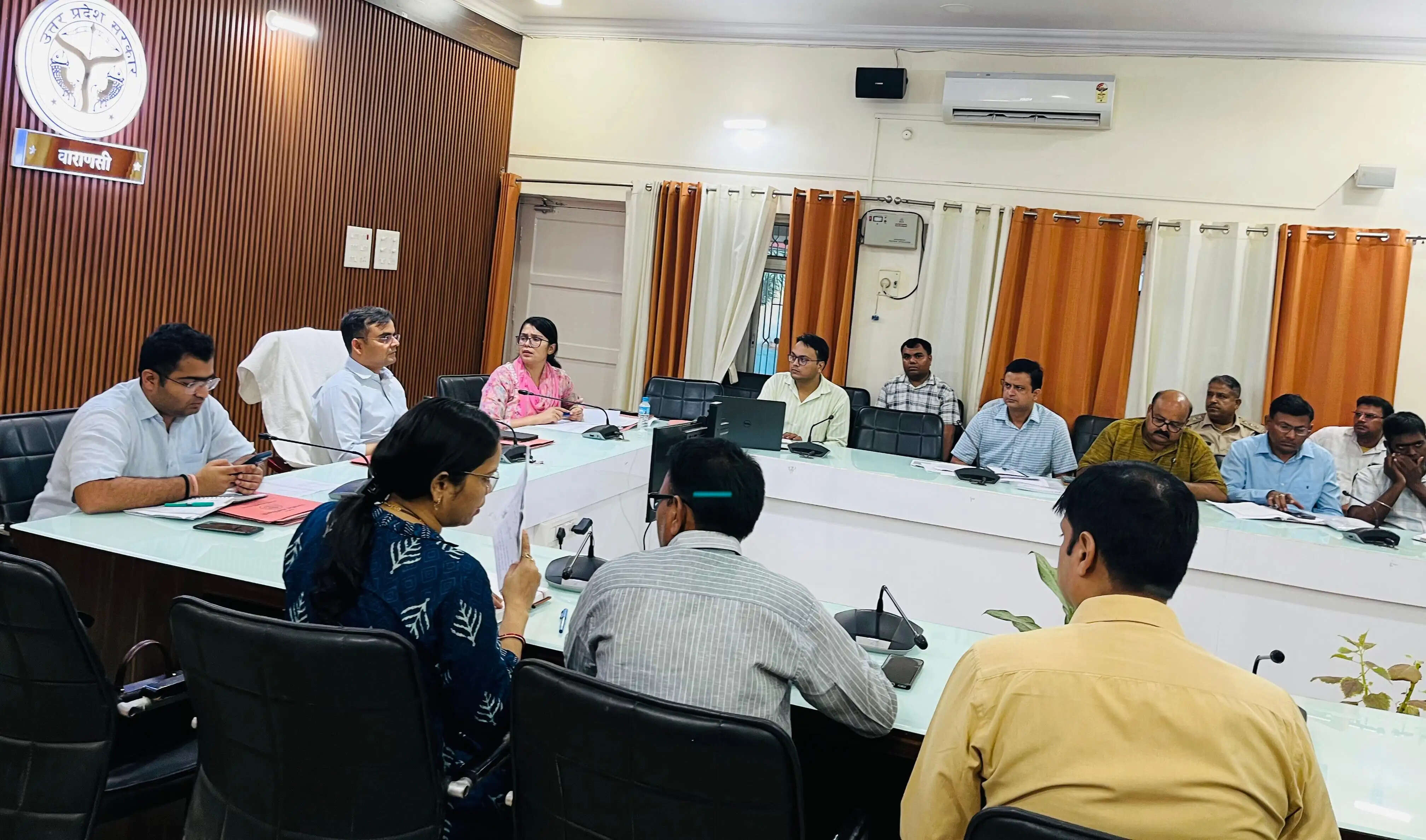 वाराणसी में वृक्षारोपण अभियान में सूख गए पौधों के स्थान पर पुन: पौधारोपण होगा