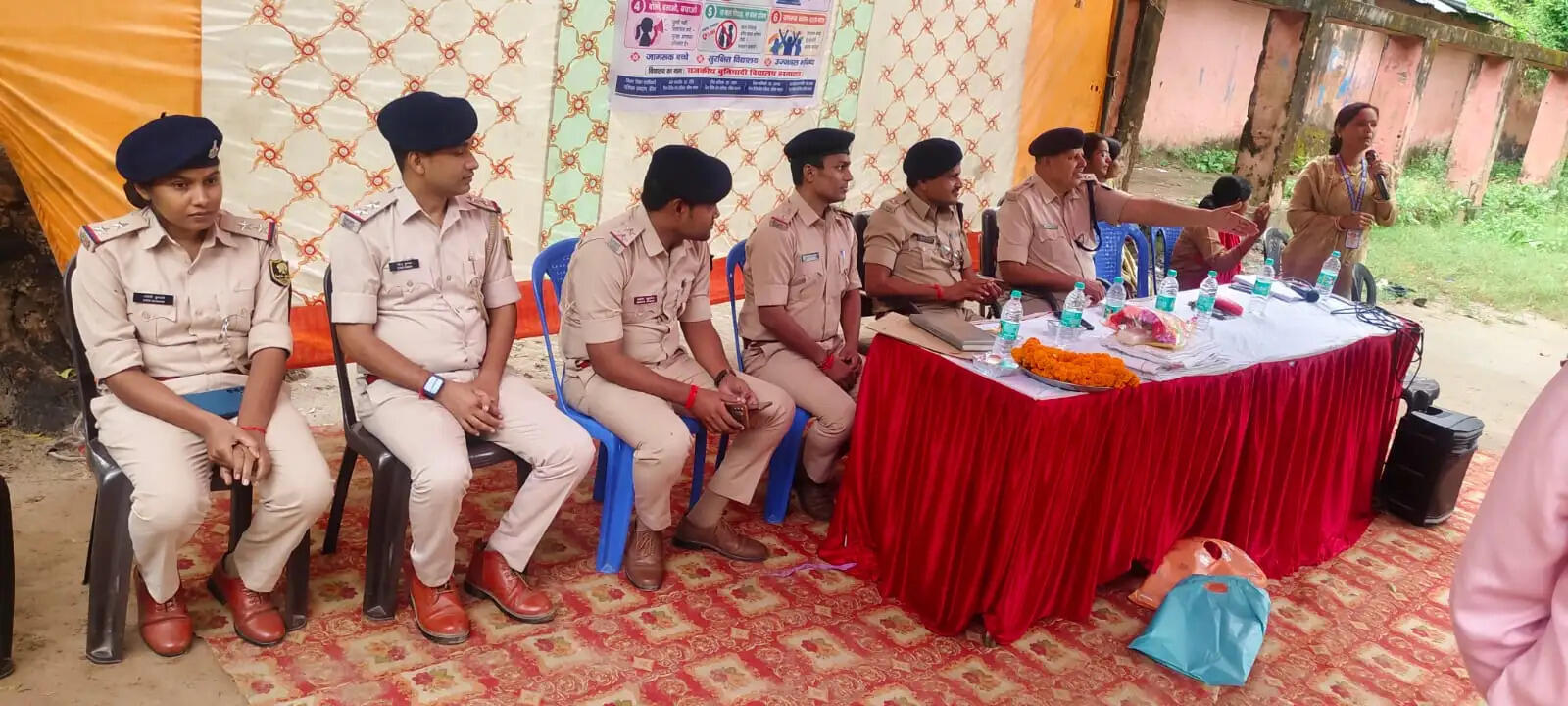 स्कूली बच्चों को किया गया जागरूक