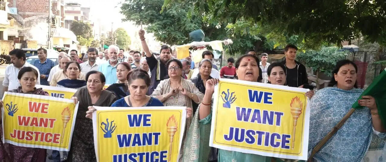 छन्नी हिम्मत में व्यापक विरोध प्रदर्शन; पाकिस्तान का पुतला फूंका