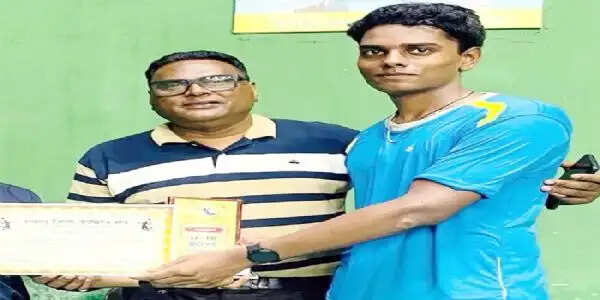 राष्ट्रीय बैडमिंटन खिलाड़ी आमान खान ने शिक्षा और खेल दोनों में लहराया परचम, दिल्ली के हिंदू कॉलेज में मिला प्रवेश