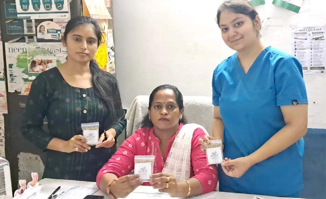 स्मोकिंग छोड़ने वालों के लिए नई उम्मीद, ऋषिकुल कॉलेज ने तैयार की हर्बल दंडिका