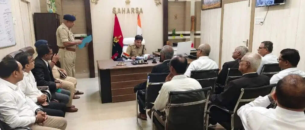 न्यायालय में लंबित मामलों के जल्द निपटारे को लेकर एसपी ने लोक अभियोजक के साथ की बैठक