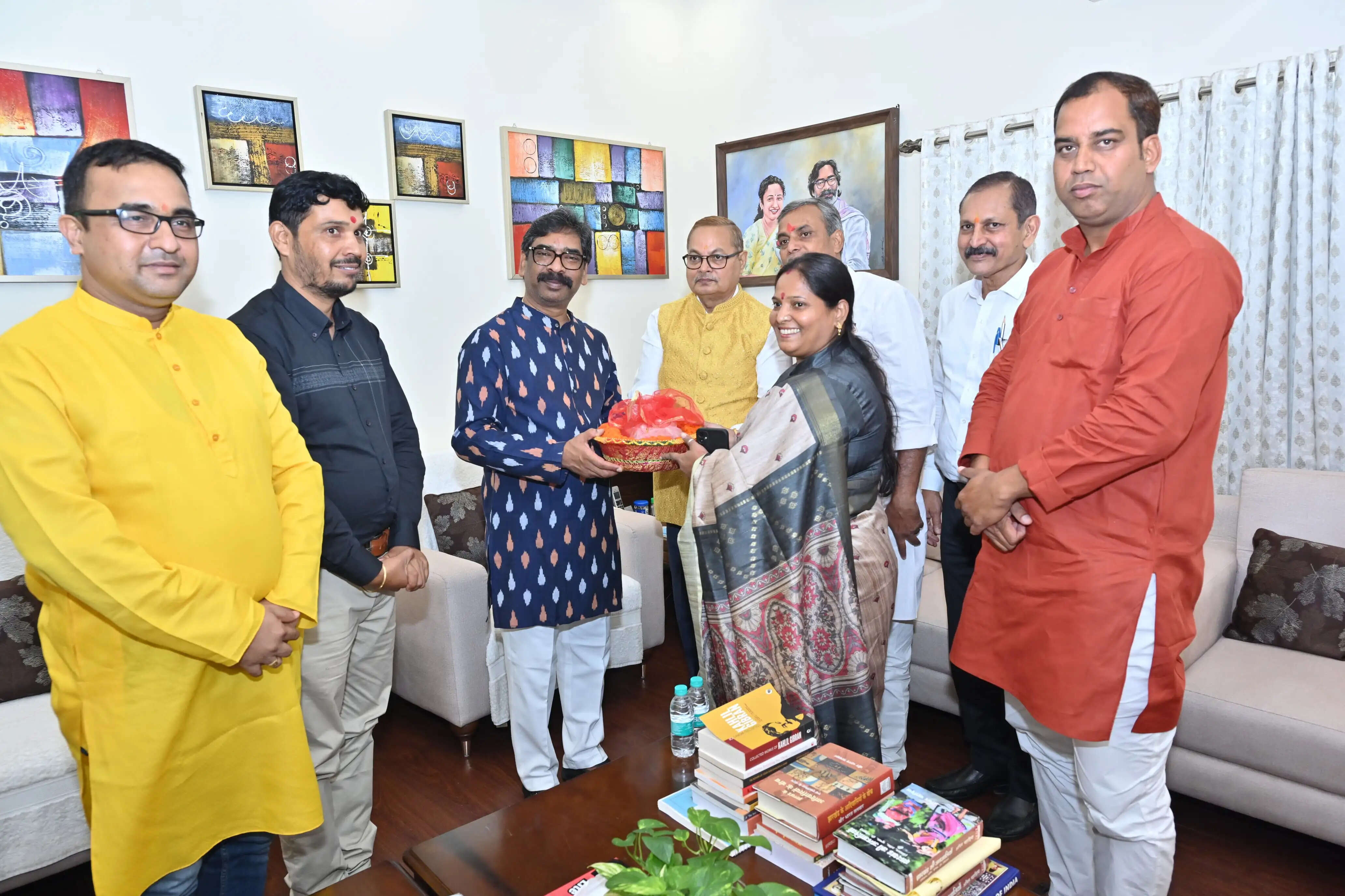 मुख्यमंत्री से जगन्नाथपुर मंदिर न्यास समिति के प्रतिनिधिमंडल ने मुलाकात कर किया आमंत्रित