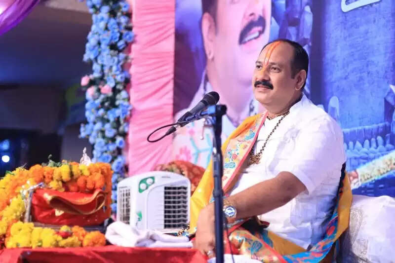 लक्ष्मी और सरस्वती भी वहीं जाती हैं जहां सच्ची श्रद्धा होती है: पंडित प्रदीप मिश्रा