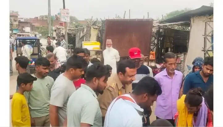 औरैया में बेकाबू ऑटो पलटने से छह सवारियां घायल