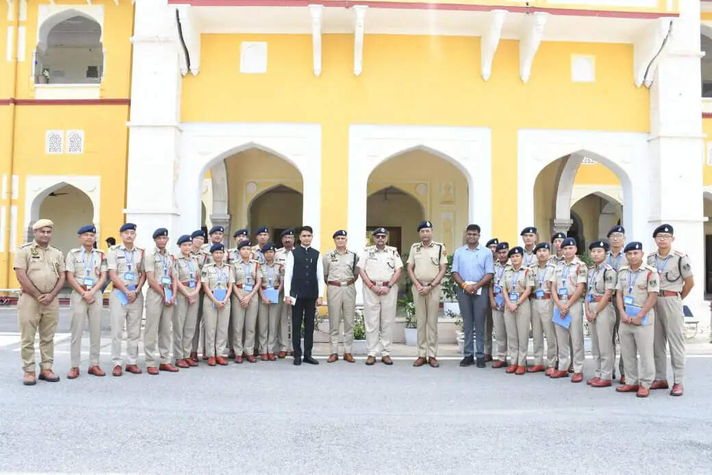 नेपा के 22 प्रशिक्षु पुलिस अधिकारियों ने जयपुर कमिश्नरेट की पुलिसिंग व्यवस्था समझी