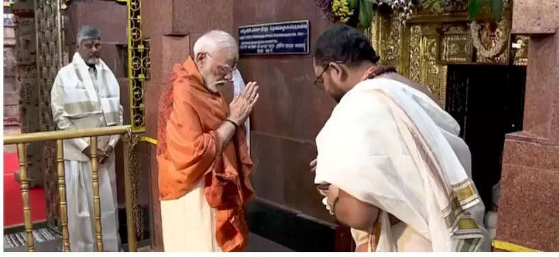 प्रधानमंत्री पहुंचे कुरनूल, श्रीशैलम में भगवान मल्लिकार्जुन का किया पूजन