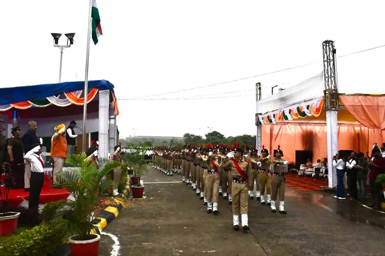 अनूपपुर: इंदिरा गांधी राष्ट्रीय जनजातीय विश्वविद्यालय में धूमधाम से मनाया गया राष्ट्रीय उत्सव स्वतंत्रता दिवस