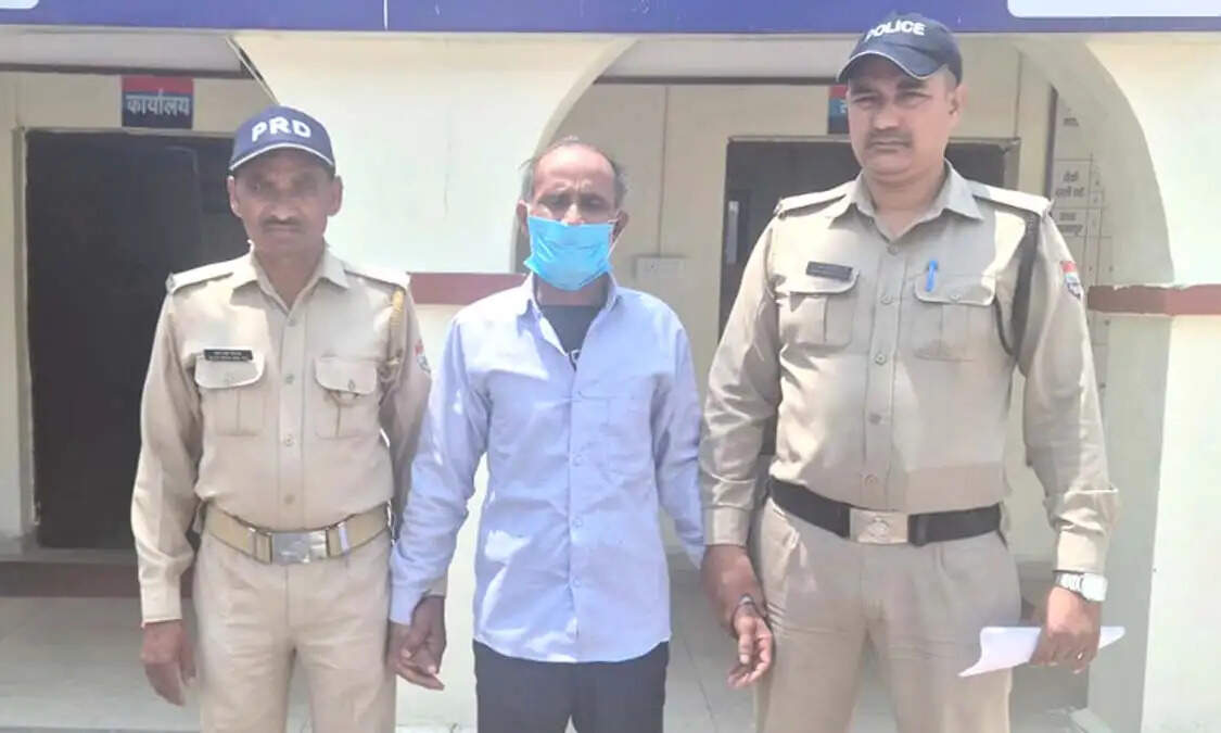 परेड में एसएसपी ने जवानों संग लगाई दौड़, फिटनेस और अनुशासन का दिया संदेश
