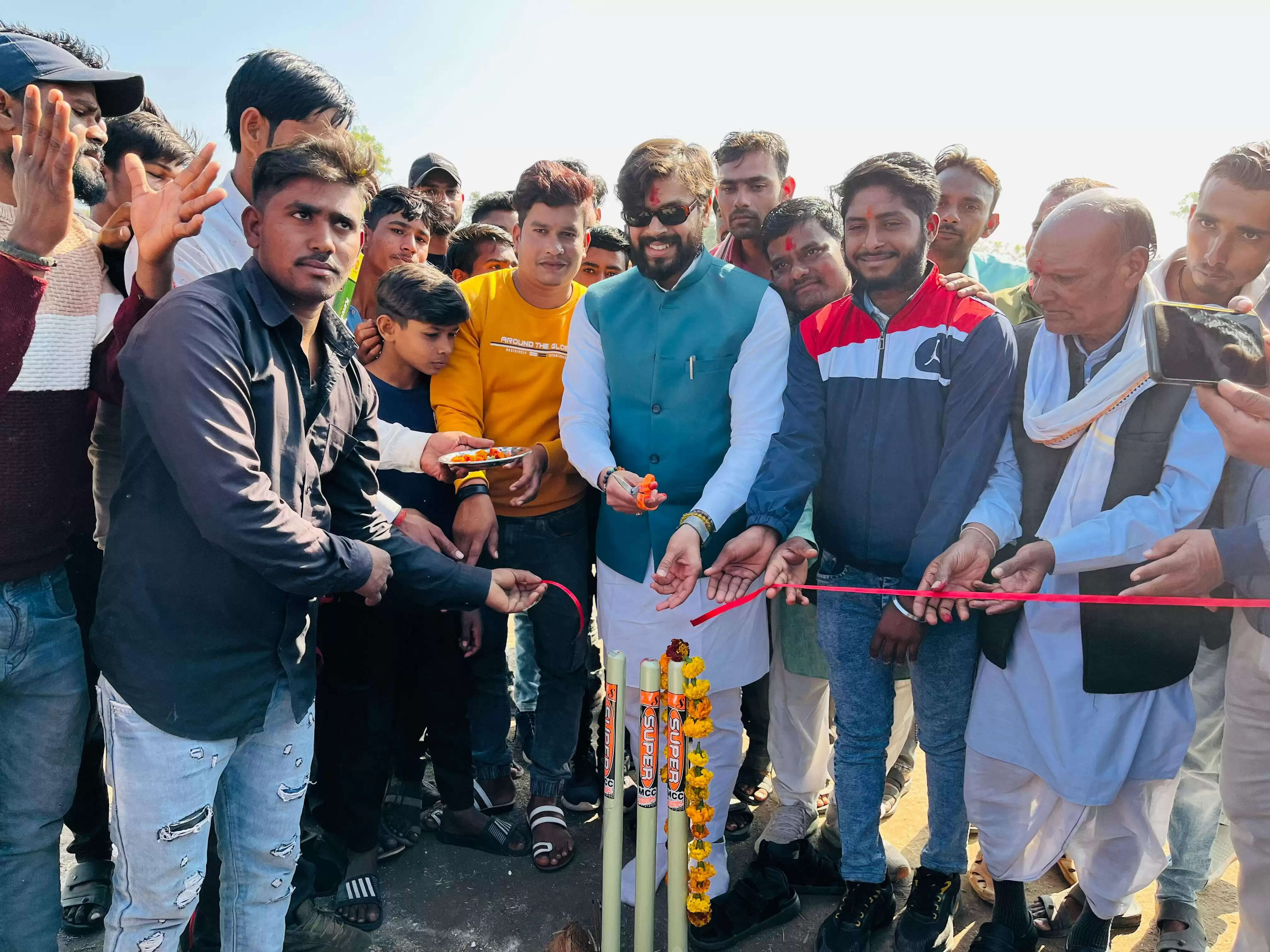 शिवपुरी:&nbsp;ग्राम पंचायत बघरवारा में क्रिकेट टूर्नामेंट हुआ शुरू, युवा दिखाएंगे हाथ