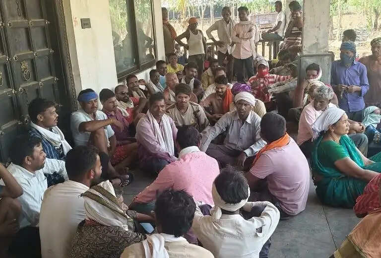नौ गांवों में मक्खियों का हमला, हैजा फैलने की आशंका से ग्रामीणों में दहशत
