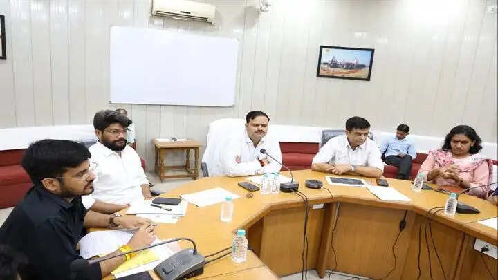 मप्रः जीआईएस-2027 में शामिल होंगे प्रधानमंत्री मोदी, तैयारियों को लेकर संभागायुक्त ने दिए जरूरी निर्देश