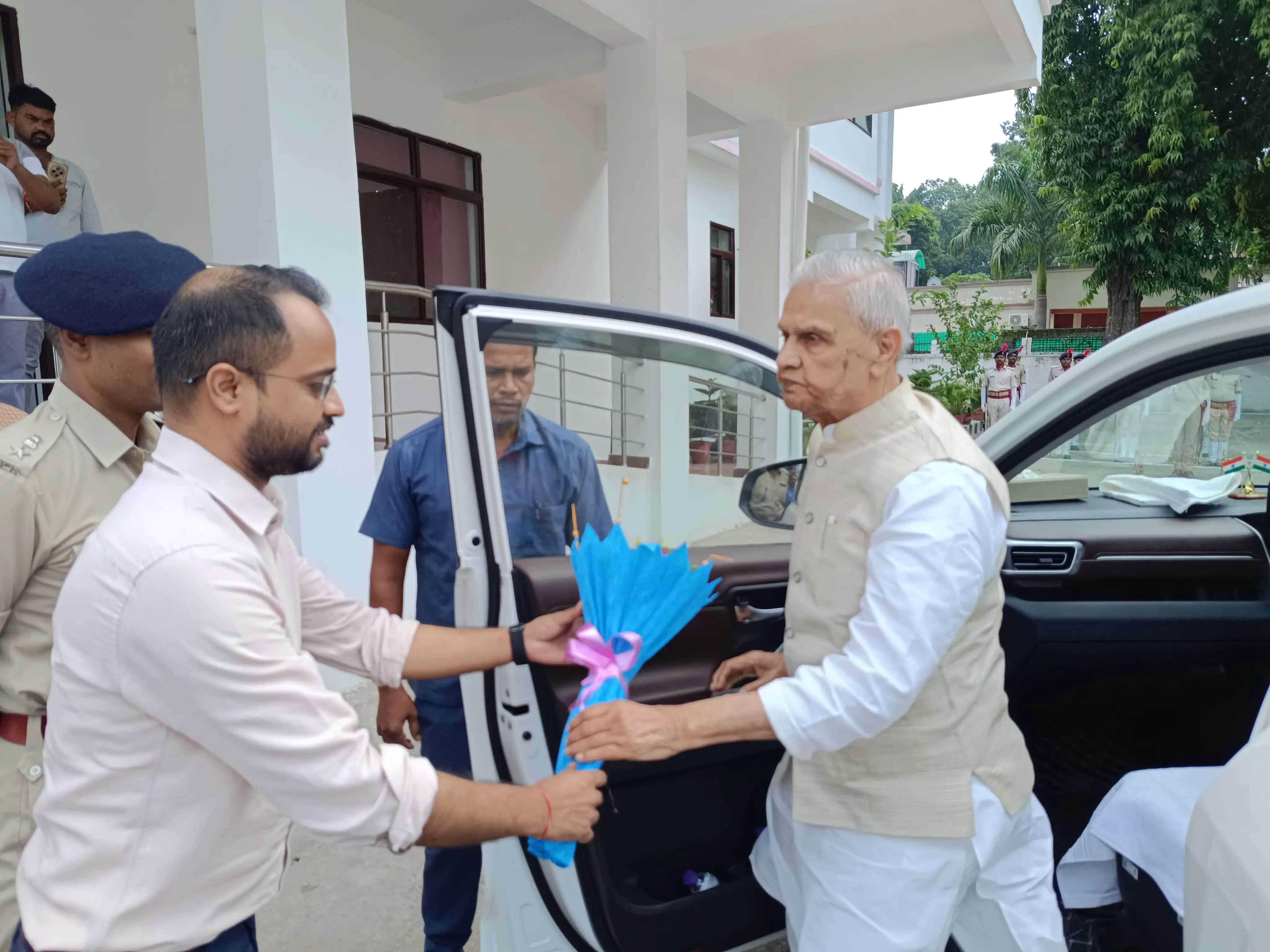 सारण में संभावित बाढ़ को लेकर हाई अलर्ट, उपमुख्यमंत्री सह प्रभारी मंत्री विजेंद्र प्रसाद यादव ने की समीक्षा बैठक
