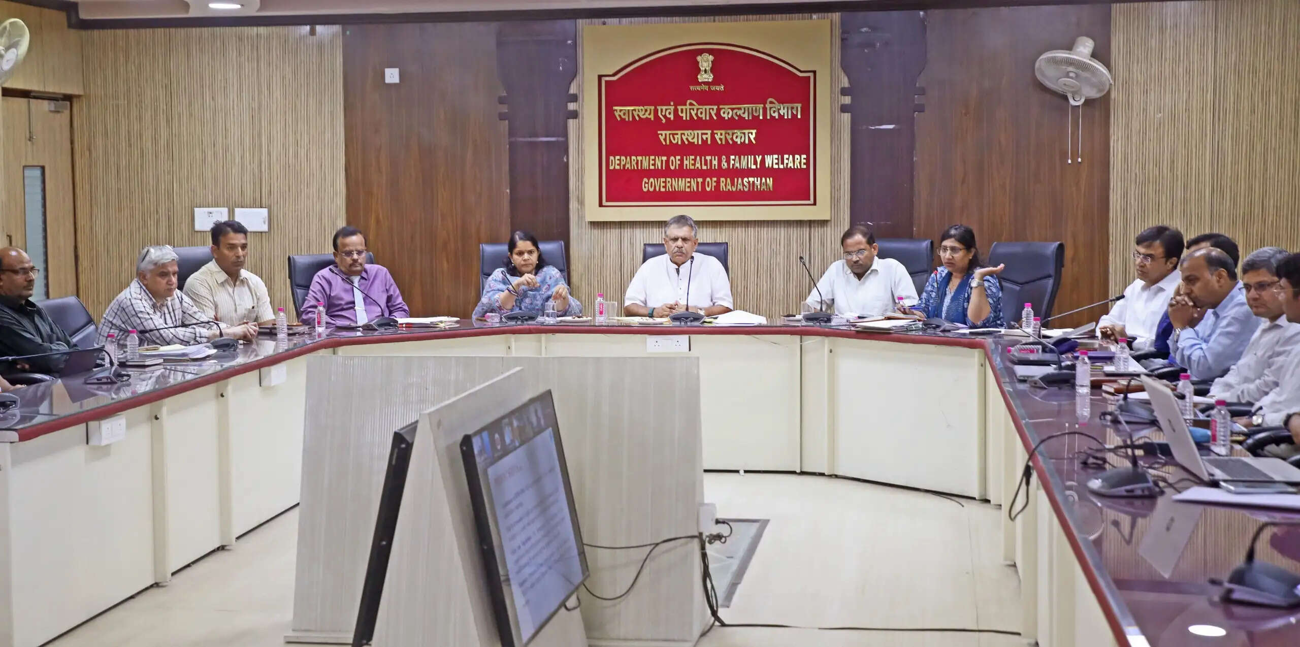 प्रदेशवासियों को बेहतर एवं उच्चस्तरीय स्वास्थ्य सुविधाएं उपलब्ध करवाने के लिए प्रतिबद्ध : मंत्री गजेन्द्र सिंह