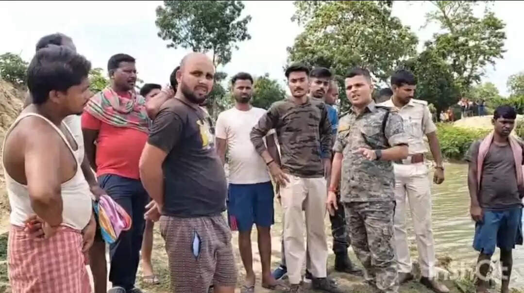 तालाब में डूबने से पांच की मौत