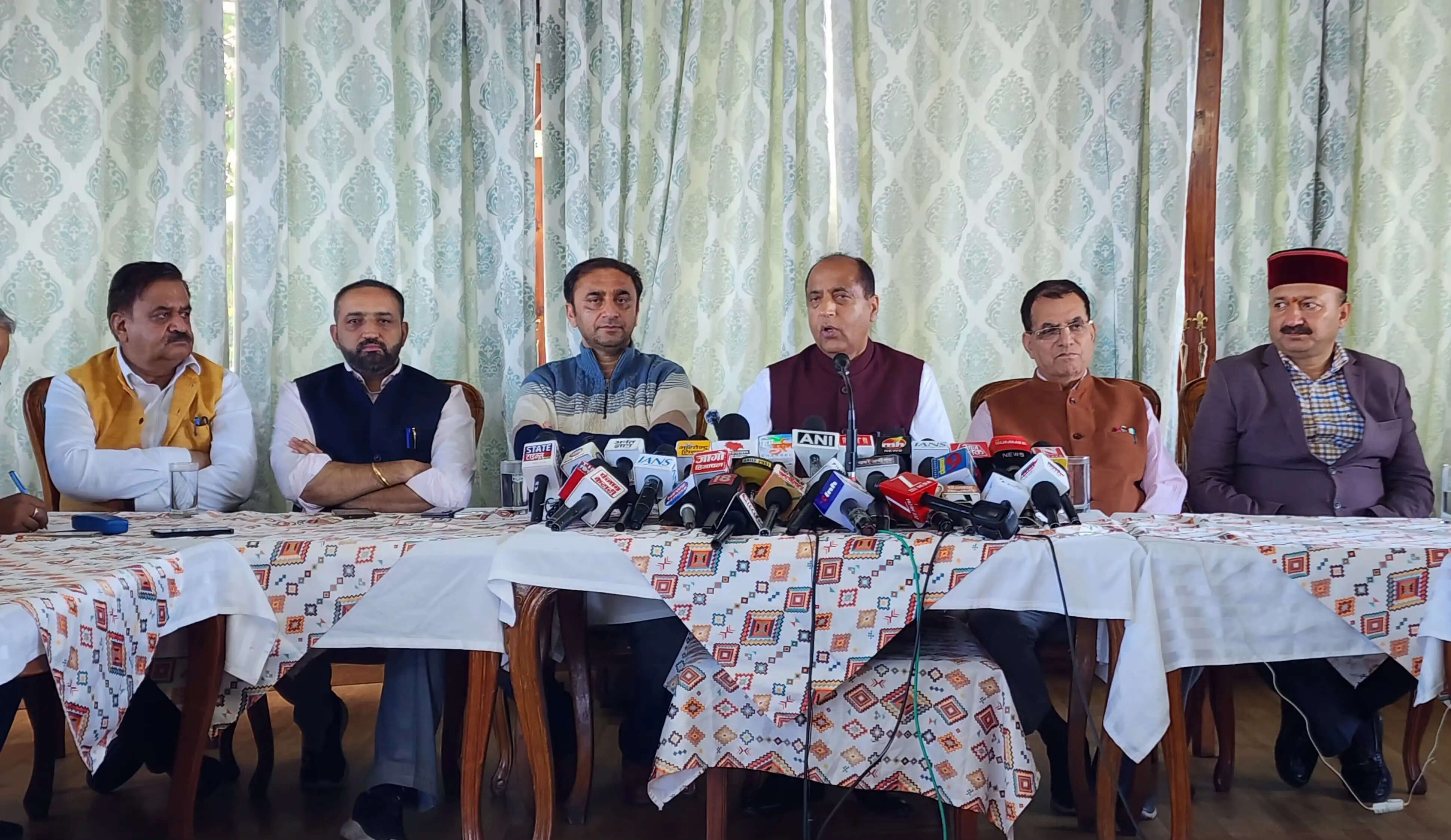चुनाव आयोग पर सवाल उठाने से पहले कांग्रेस अपना राजनीतिक इतिहास देखे : जयराम ठाकुर