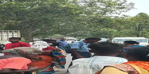 सड़क दुर्घटना में दो महिलाओं की मौत