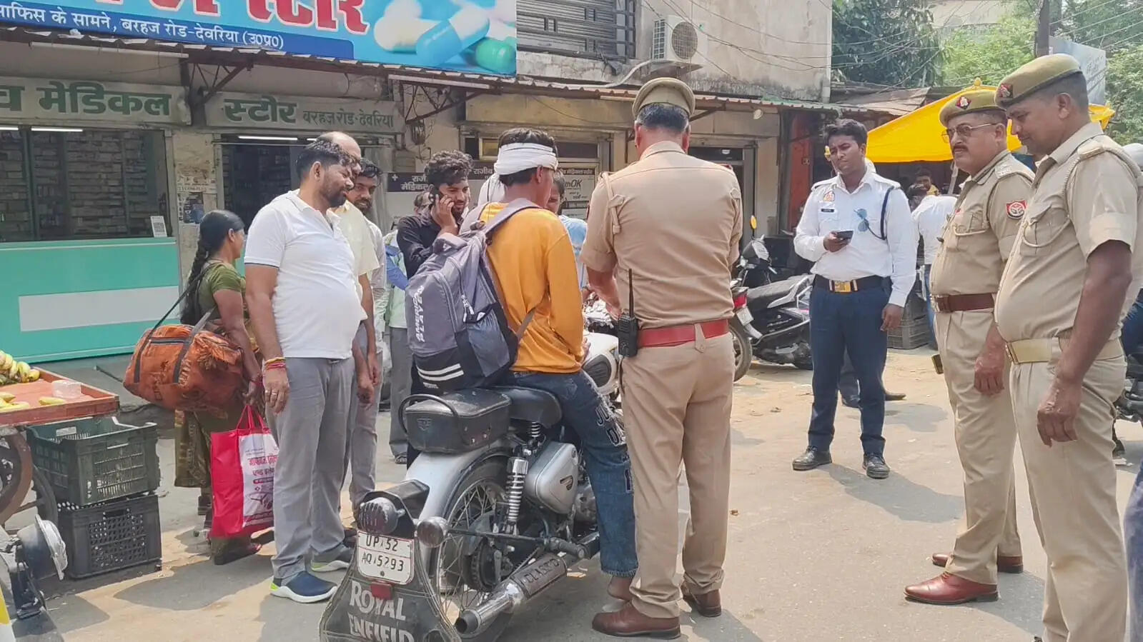 यातायात नियमों का उल्लंघन करने पर मोटरसाइकिल का 16 हजार रुपये का चालान