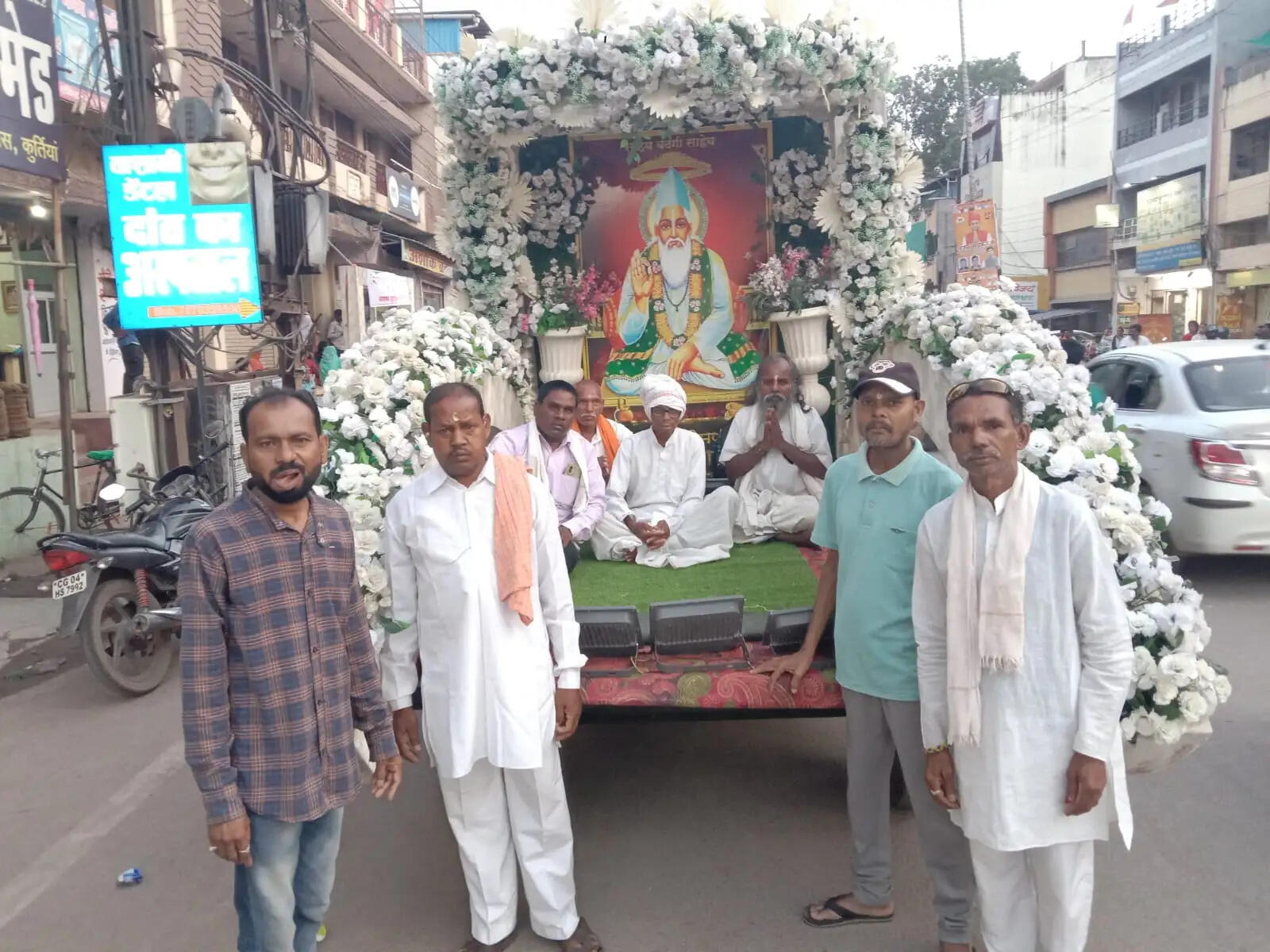 शहर में कबीर जयंती पर निकली शोभायात्रा, अनुयायियों का दिखा उत्साह
