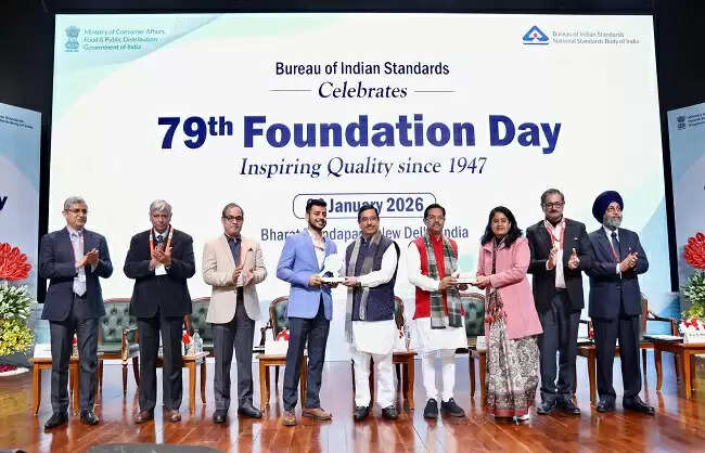 बीआईएस मार्क कई सेक्टर्स में भरोसे के प्रतीक के तौर पर उभरा : प्रल्हाद जोशी