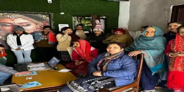 पीएम विश्वकर्मा योजना के लिए पंजीकरण में मदद की