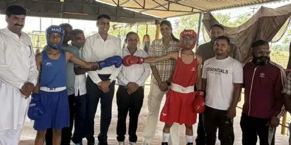 हिसार में लड़के व लड़कियों की जूनियर जिला बॉक्सिंग चैम्पियनशिप का आयाेजन